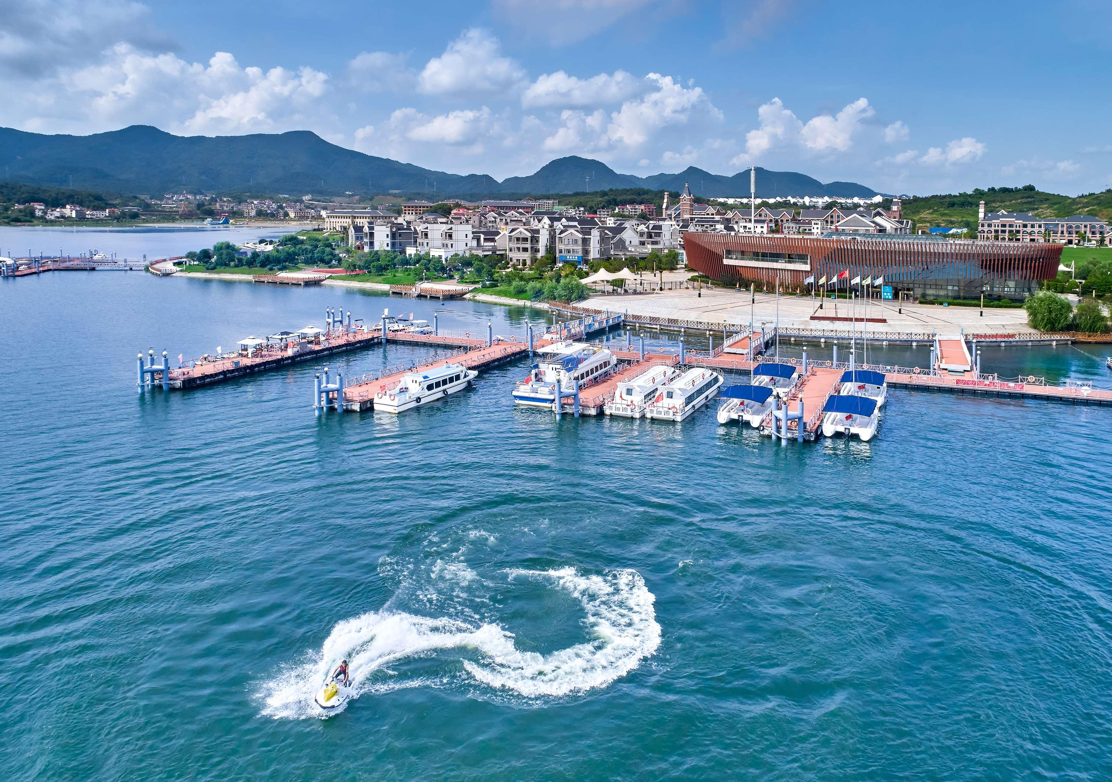 Lushan West Sea Resort, Curio Collection By Hilton Jiujiang  Екстериор снимка