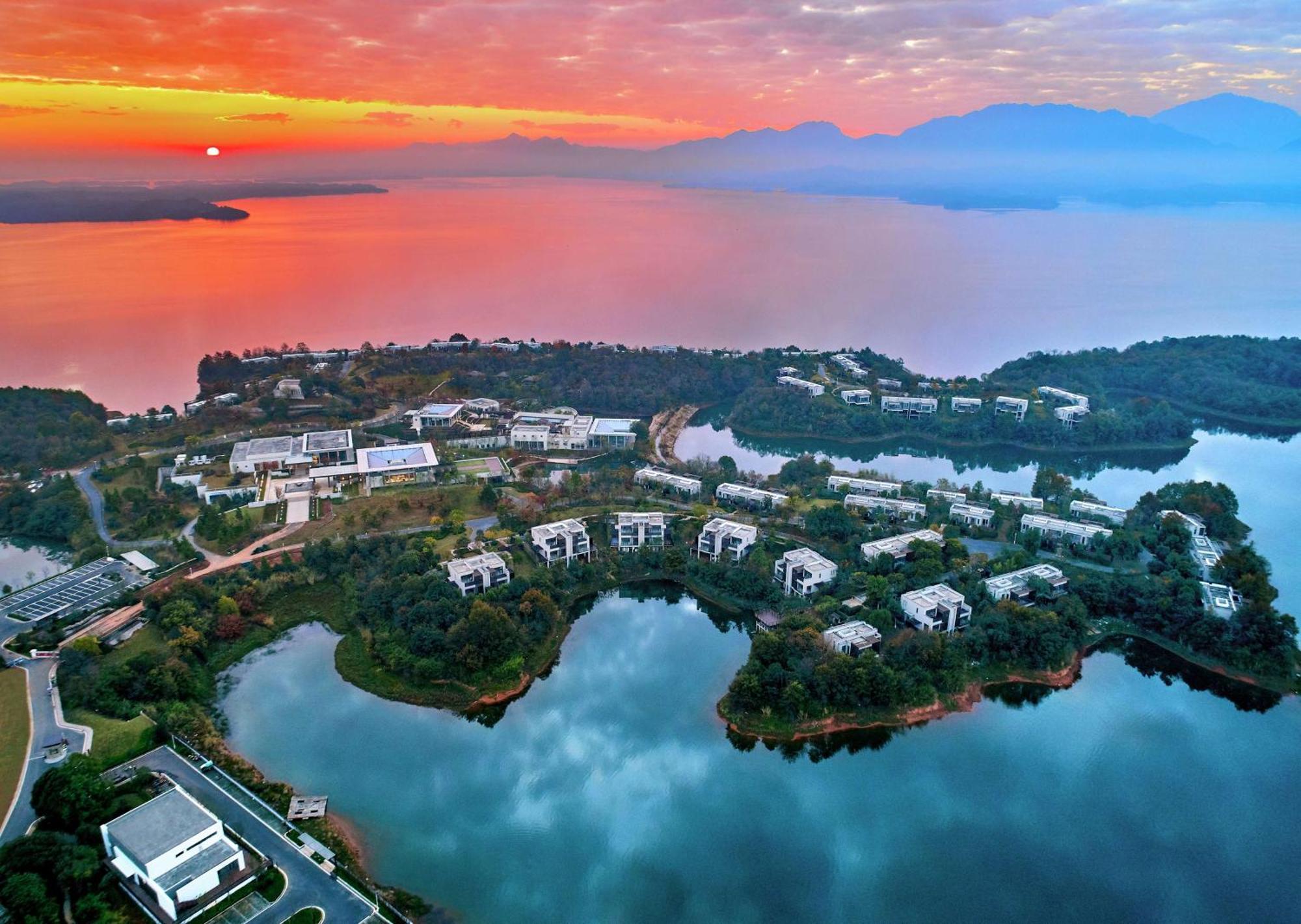 Lushan West Sea Resort, Curio Collection By Hilton Jiujiang  Екстериор снимка